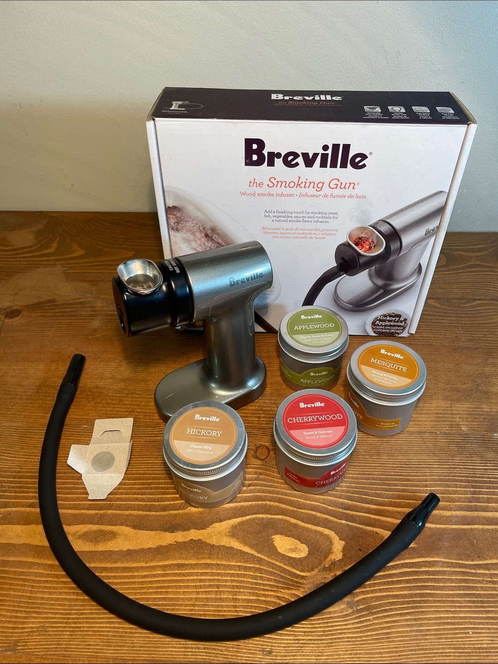Breville Handheld Smoking Gun in Silver with Labeled Wood Chip Tins